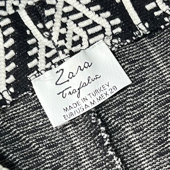Zara Trafaluc Size Medium Fall Winter Collection Black White Aztec Pencil Skirt - Picture 5 of 6